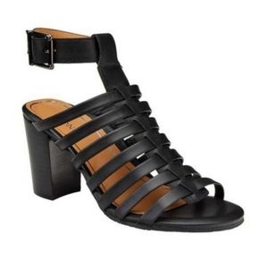 Vionic black strappy heels